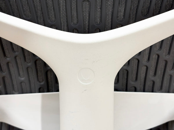 Herman Miller Mirra