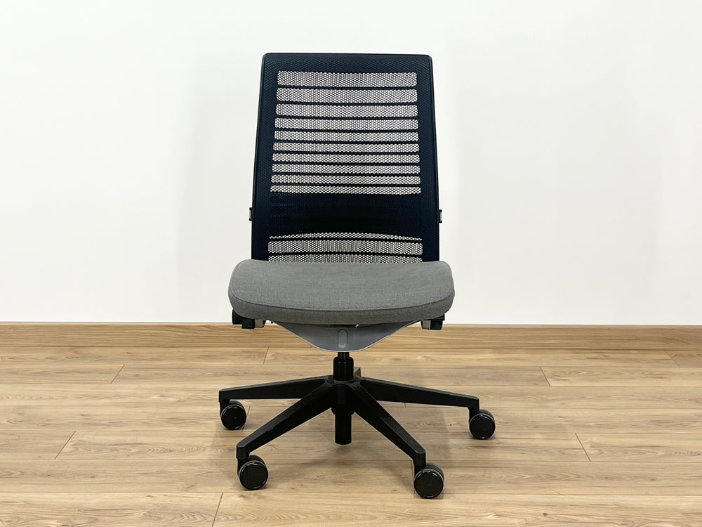 Steelcase Think V2