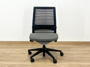 Steelcase Think V2