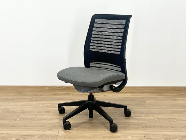 Steelcase Think V2