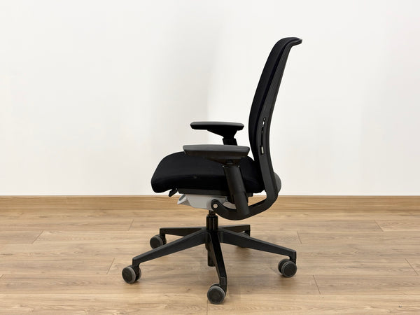 Steelcase Think V2