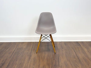 Vitra Eames Plastic Gris