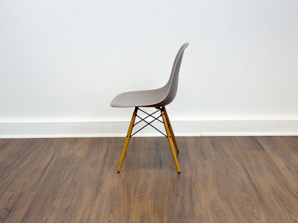 Vitra Eames Plastic Gris
