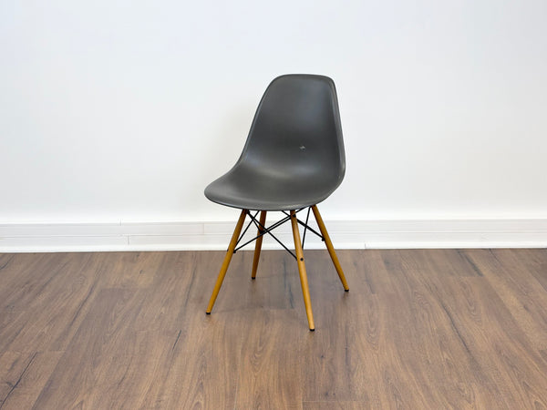 Vitra Eames Plastic Antracite