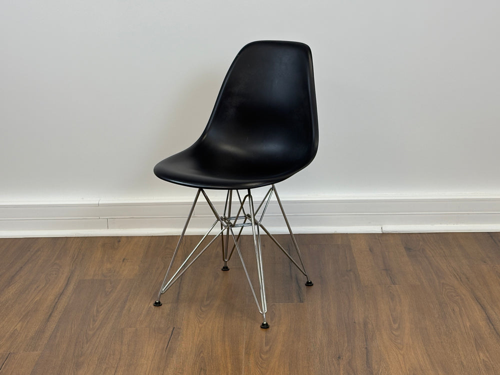 Vitra Eames Plastic Noir
