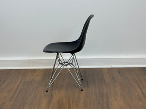 Vitra Eames Plastic Noir