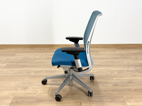 Steelcase Think V2