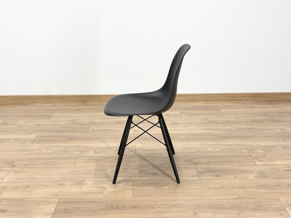 Vitra Eames Plastic Noir