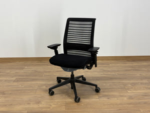 Steelcase Think V2