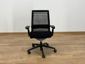 Steelcase Think V2