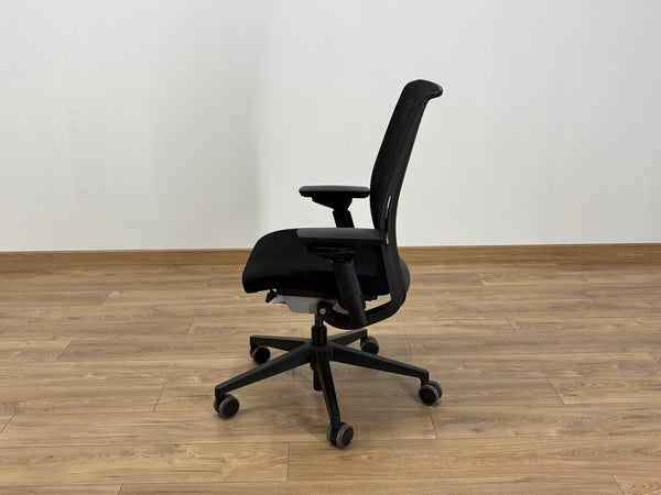 Steelcase Think V2