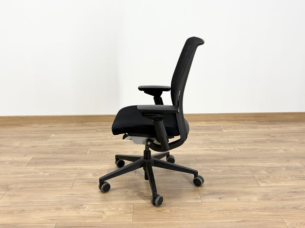 Steelcase Think V2