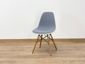 Vitra Eames Plastic