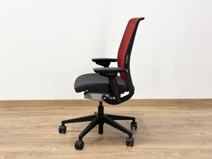 Steelcase Think V2