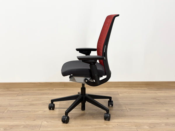 Steelcase Think V2