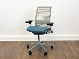 Steelcase Think V2
