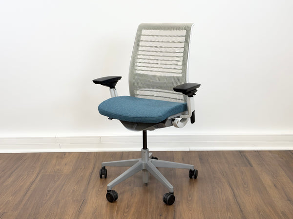 Steelcase Think V2