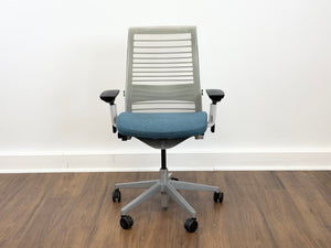 Steelcase Think V2