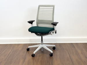 Steelcase Think V2