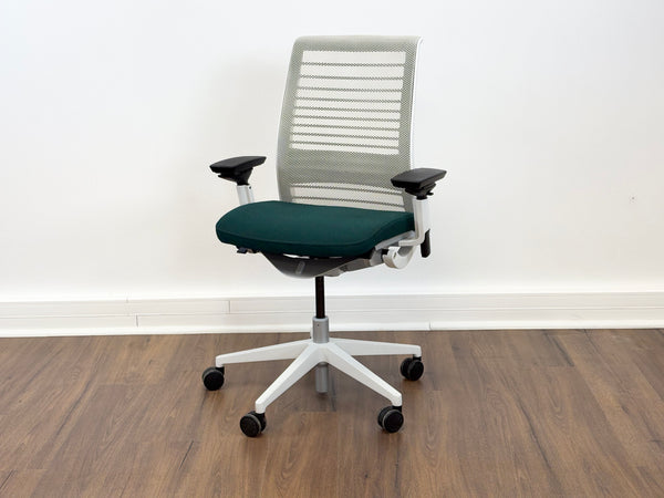 Steelcase Think V2