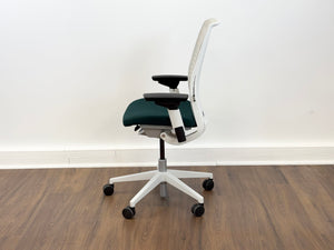 Steelcase Think V2