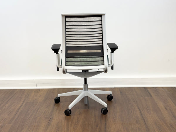 Steelcase Think V2