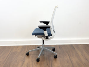 Steelcase Think V2