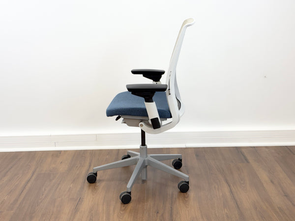 Steelcase Think V2