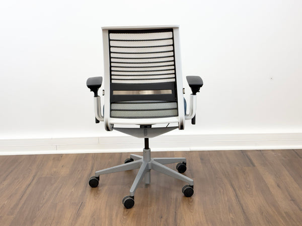 Steelcase Think V2