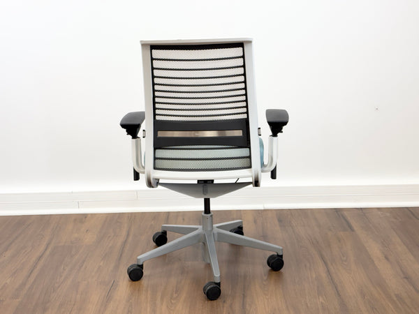 Steelcase Think V2