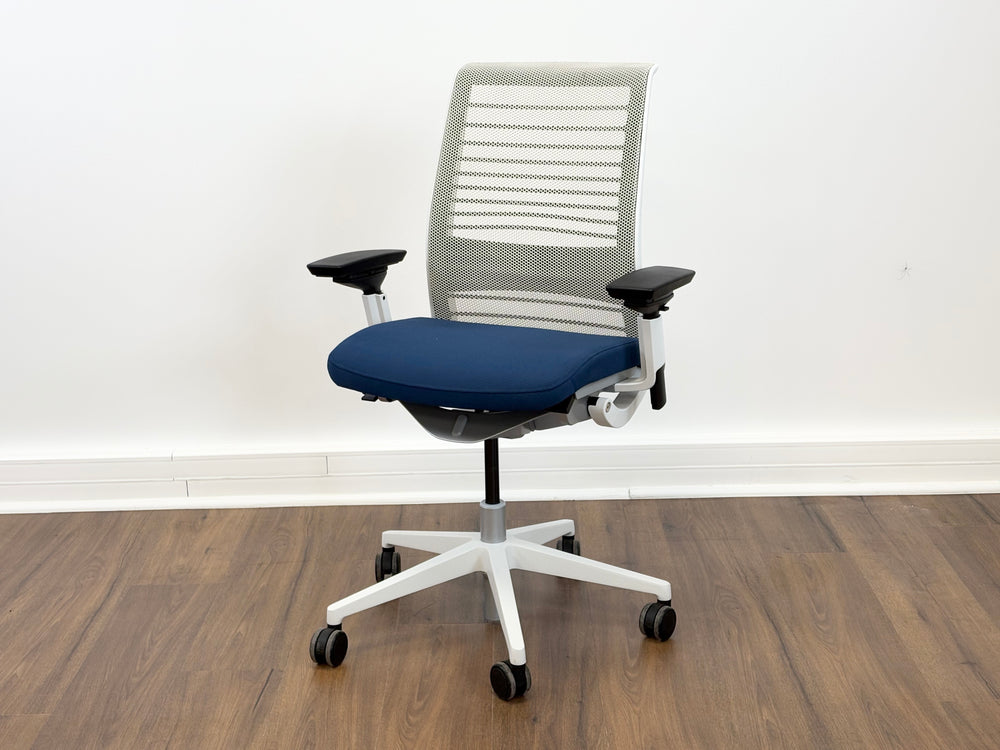 Steelcase Think V2