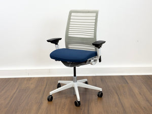 Steelcase Think V2