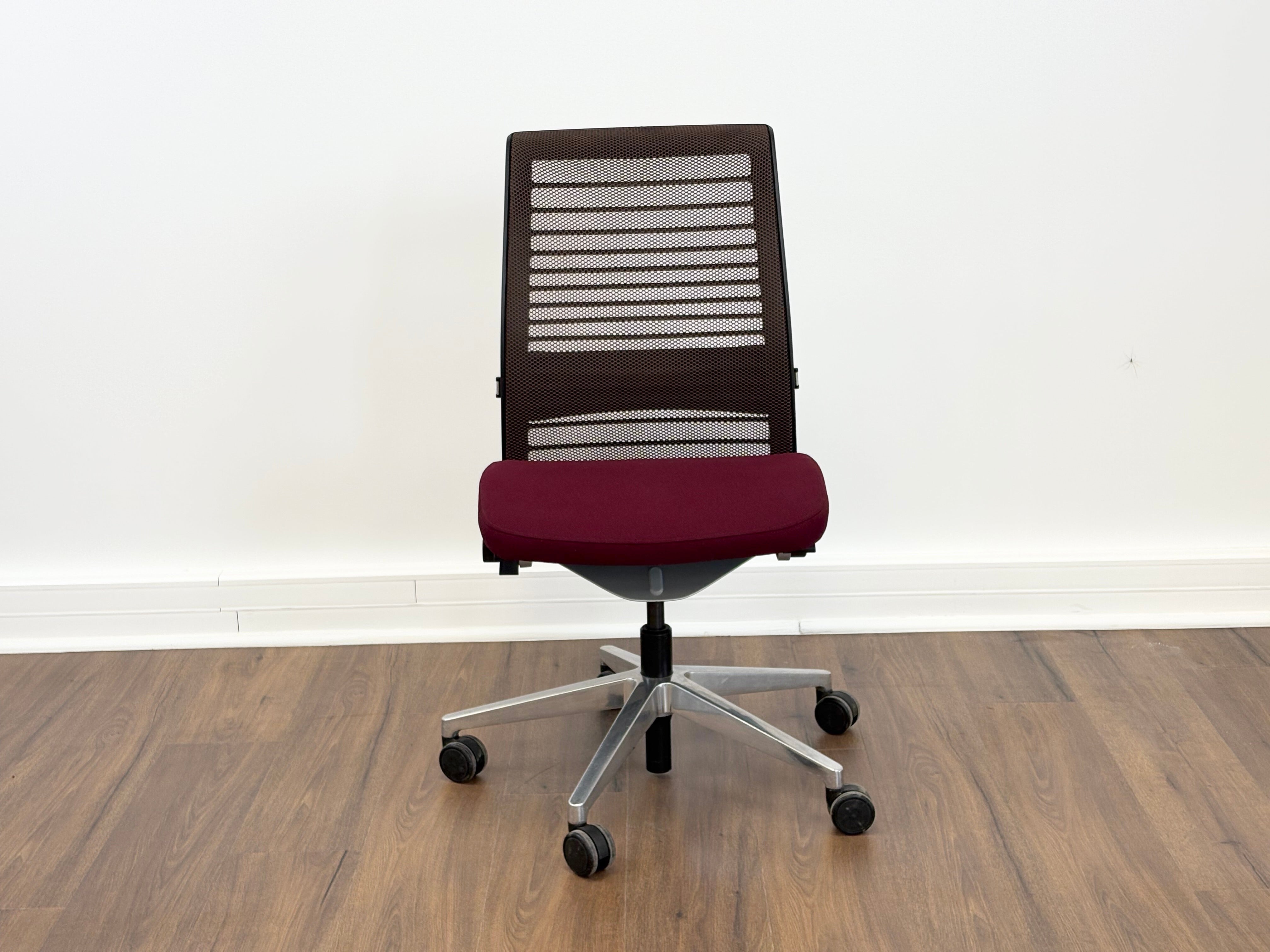 steelcase think v2 Think Weight-Activated Task \u0026 Office Chair 