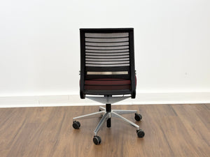 Steelcase Think V2