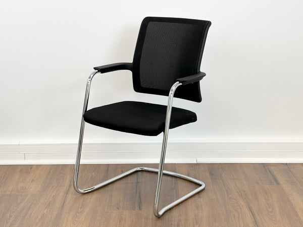 Interstuhl Goal-Air 570G