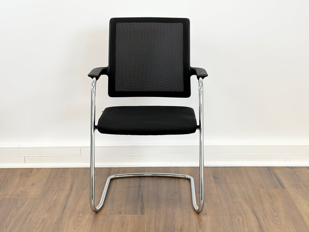 Interstuhl Goal-Air 570G