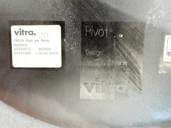 Vitra Pivot High Stool