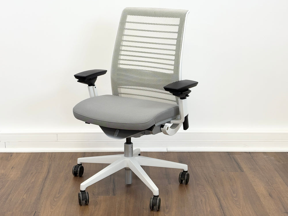 Steelcase Think V2