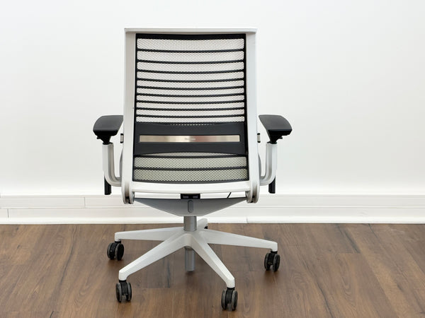 Steelcase Think V2