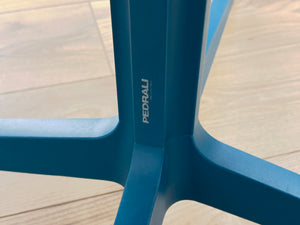 table pedrali ypsilon 4 logo
